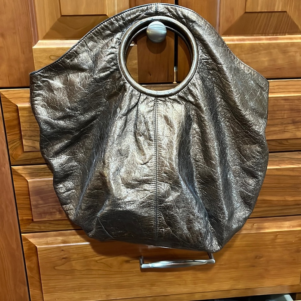 Hobo Handbag Bronze leather Circular handles